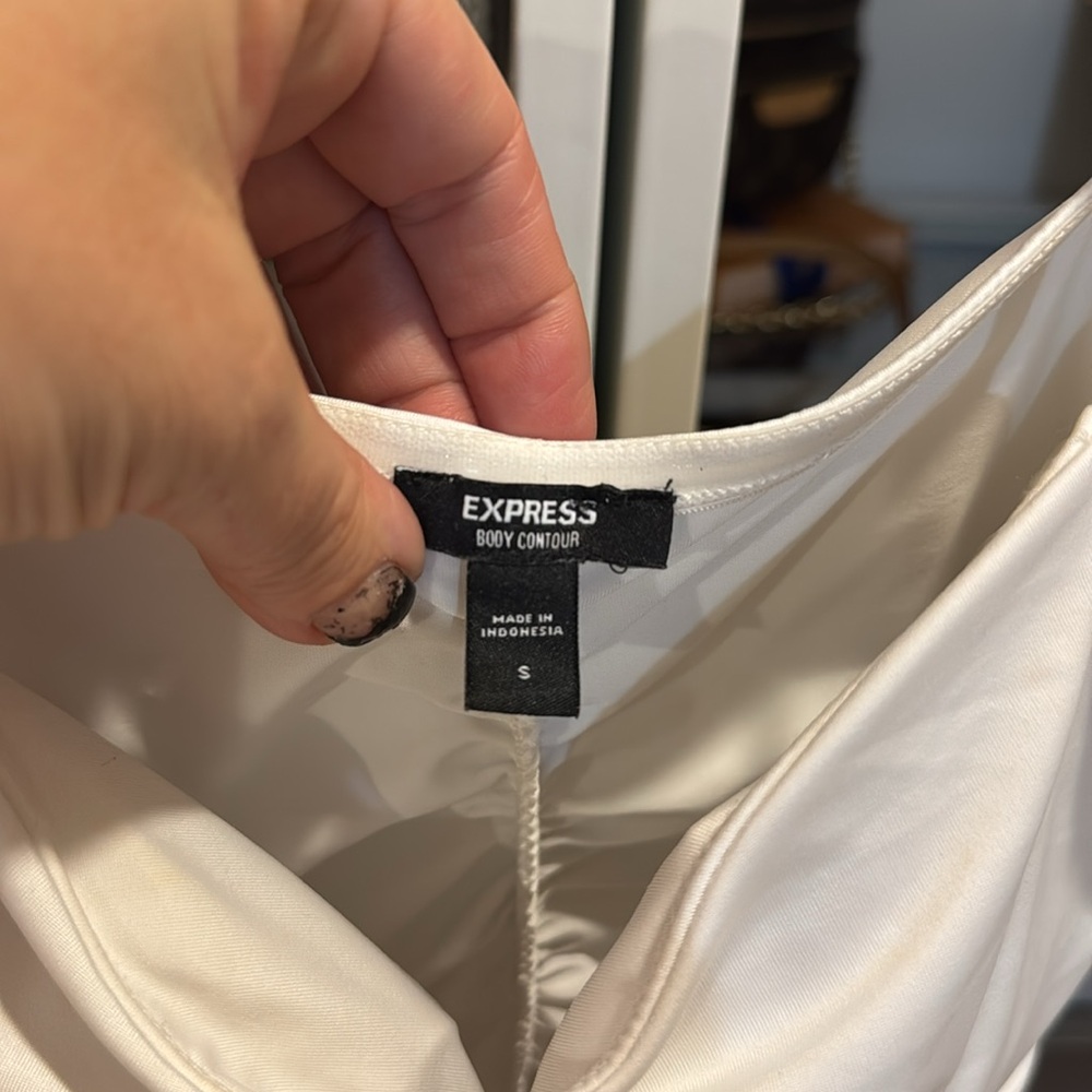 Express Ruched Body Contour Bodysuit - Picture 6 of 7